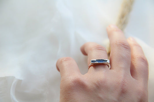 Elegant Blue Bar Ring - Oggie and Co